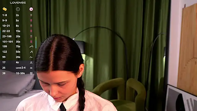 Snapshot of ErlineDumford chatting on 03-10-25, 07:29 ErlineDumford online show from 03-10-25, 07:29