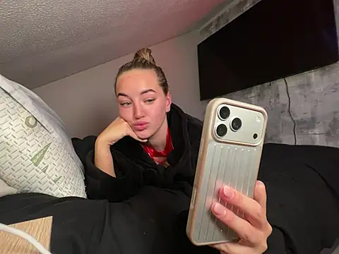 MissMaisiex online show from 04-20-26, 06:53