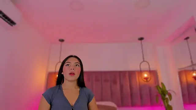 Snapshot of Haily_b chatting on 02-19-26, 07:55 Haily b online show from 02-19-26, 07:55