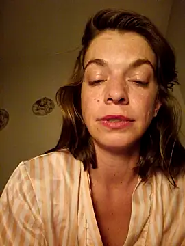 Snapshot of Rosemarie_Blu chatting on 03-12-25, 11:12 Rosemarie Blu online show from 03-12-25, 11:12