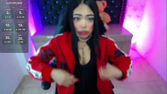 Sarah evansm online show from 11-12-25, 02:26