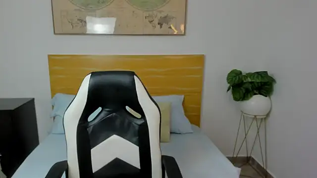 dulce victoriaa  online show from 03-15-25, 12:45