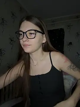 Snapshot of MrrKate chatting on 11-16-25, 12:15 MrrKate online show from 11-16-25, 12:15