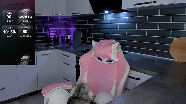 EmmaVictori1 online show from 04-13-26, 05:44