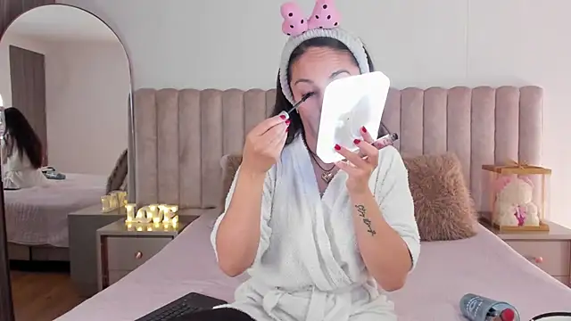 Snapshot of Sophie_Restrepo chatting on 03-20-25, 02:42 Sophie Restrepo online show from 03-20-25, 02:42