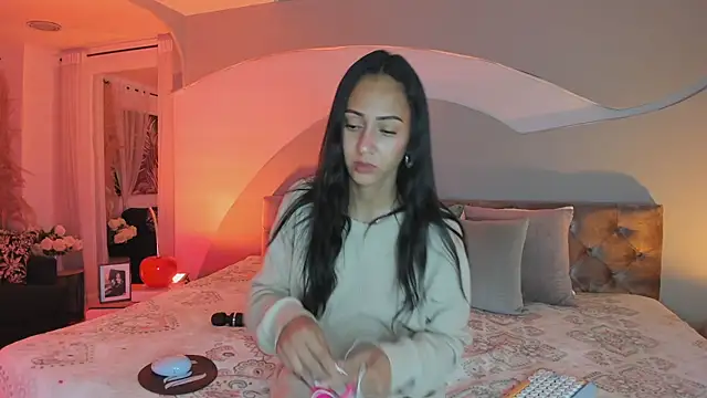 Elizabeth clark  online show from 12-21-25, 12:51