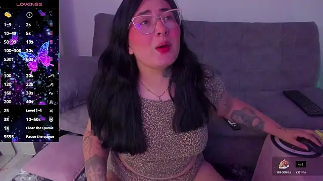 Curvybaddie99 online show from 03-25-26, 06:51