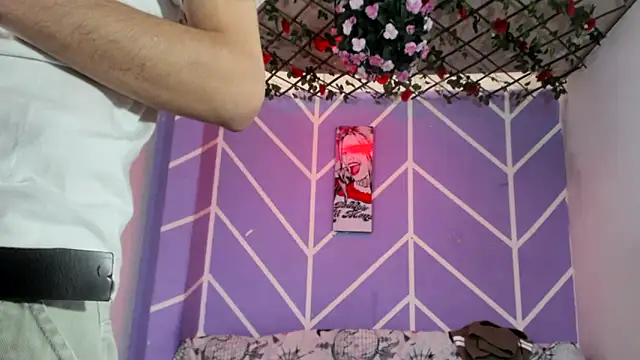 Snapshot of Maxxi_hot23 chatting on 09-19-25, 08:02 Maxxi hot23 online show from 09-19-25, 08:02