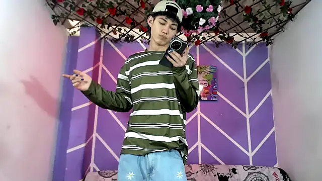 Snapshot of Maxxi_hot23 chatting on 09-08-25, 07:24 Maxxi hot23 online show from 09-08-25, 07:24