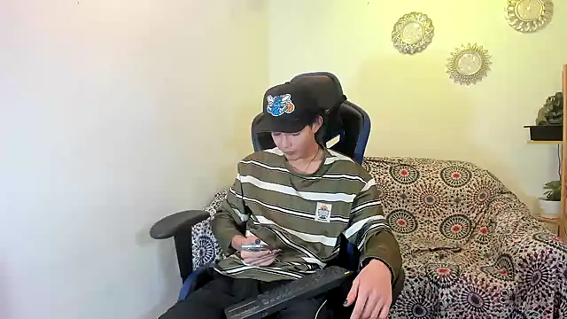 Snapshot of Maxxi_hot23 chatting on 09-11-25, 07:58 Maxxi hot23 online show from 09-11-25, 07:58