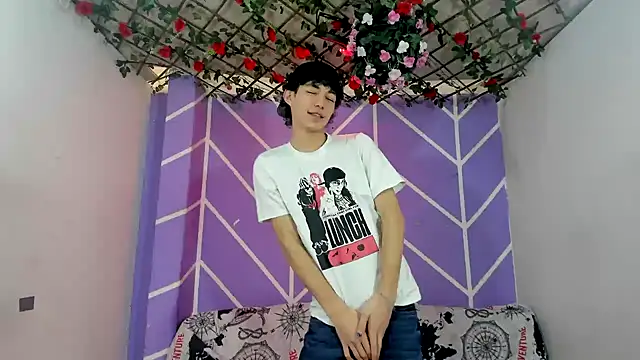 Snapshot of Maxxi_hot23 chatting on 10-11-25, 07:37 Maxxi hot23 online show from 10-11-25, 07:37