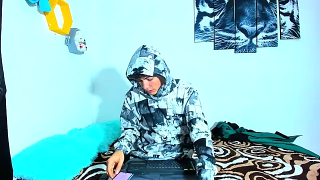 Snapshot of Maxxi_hot23 chatting on 03-13-25, 07:50 Maxxi hot23 online show from 03-13-25, 07:50