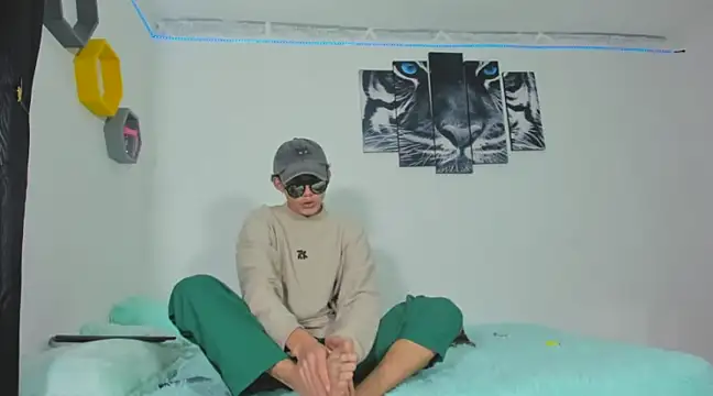 Snapshot of Maxxi_hot23 chatting on 03-02-25, 07:08 Maxxi hot23 online show from 03-02-25, 07:08