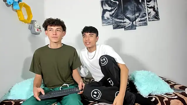 Snapshot of Maxxi_hot23 chatting on 03-14-25, 08:17 Maxxi hot23 online show from 03-14-25, 08:17