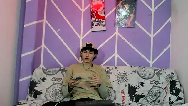 Snapshot of Maxxi_hot23 chatting on 09-18-25, 07:28 Maxxi hot23 online show from 09-18-25, 07:28