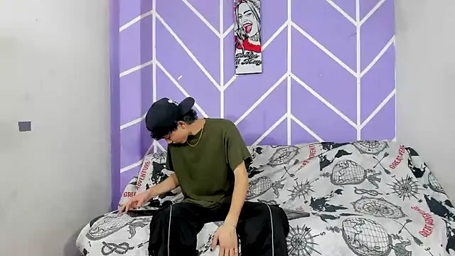 Snapshot of Maxxi_hot23 chatting on 10-10-25, 07:47 Maxxi hot23 online show from 10-10-25, 07:47