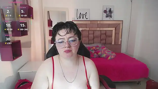 Snapshot of safyka chatting on 09-10-25, 05:45 safyka online show from 09-10-25, 05:45