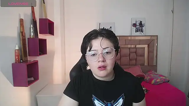 Snapshot of safyka chatting on 11-12-25, 09:40 safyka online show from 11-12-25, 09:40