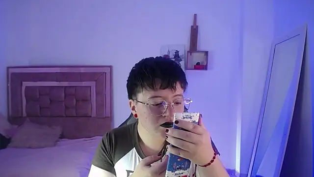 Snapshot of safyka chatting on 02-12-26, 03:17 safyka online show from 02-12-26, 03:17