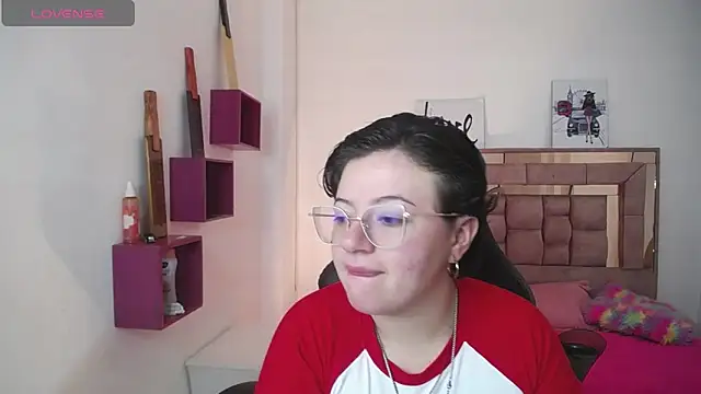 Snapshot of safyka chatting on 11-07-25, 03:22 safyka online show from 11-07-25, 03:22