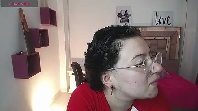 Snapshot of safyka chatting on 11-20-25, 01:50 safyka online show from 11-20-25, 01:50