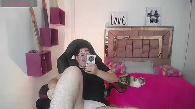 Snapshot of safyka chatting on 11-15-25, 12:53 safyka online show from 11-15-25, 12:53