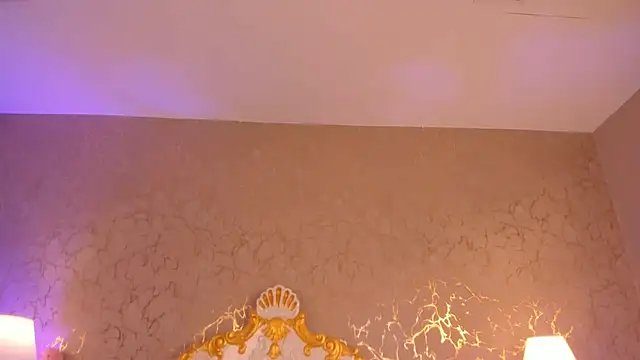 ScarlettWallace online show from 04-15-26, 04:33