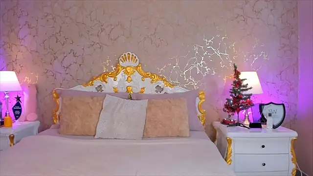 ScarlettWallace online show from 12-22-25, 08:20