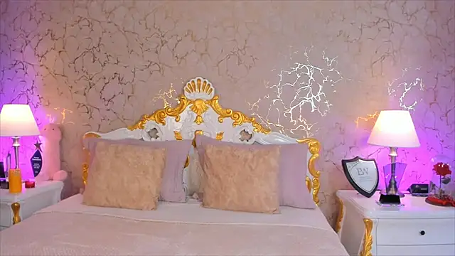 ScarlettWallace online show from 11-16-25, 08:57