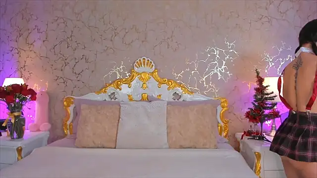 ScarlettWallace online show from 12-16-25, 07:29