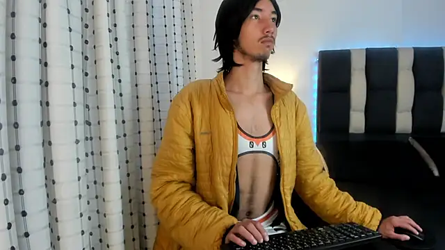 loverisu-coral online show from 01-08-26, 09:32