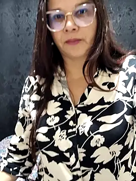 Snapshot of Novata chatting on 02-15-26, 08:19 Novata online show from 02-15-26, 08:19