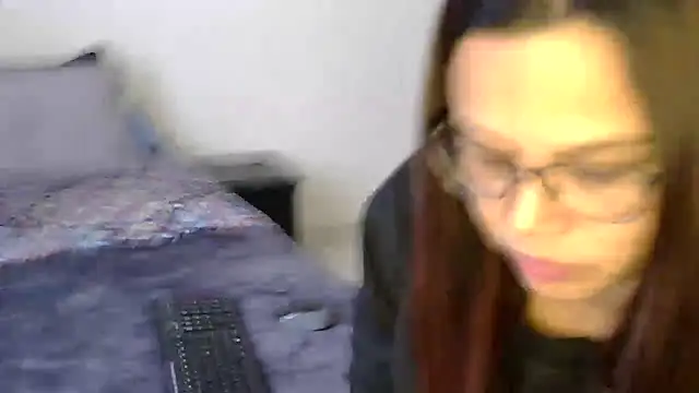 Snapshot of Novata chatting on 10-12-25, 02:40 Novata online show from 10-12-25, 02:40