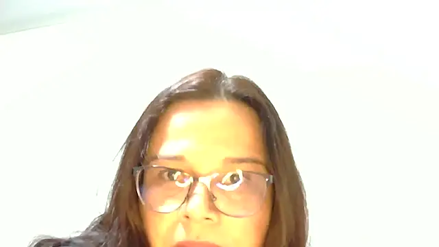 Snapshot of Novata chatting on 11-26-25, 01:27 Novata online show from 11-26-25, 01:27