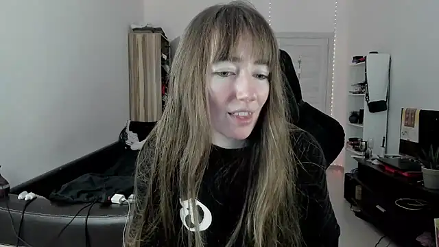 Snapshot of bekkawell chatting on 10-02-25, 09:34 bekkawell online show from 10-02-25, 09:34