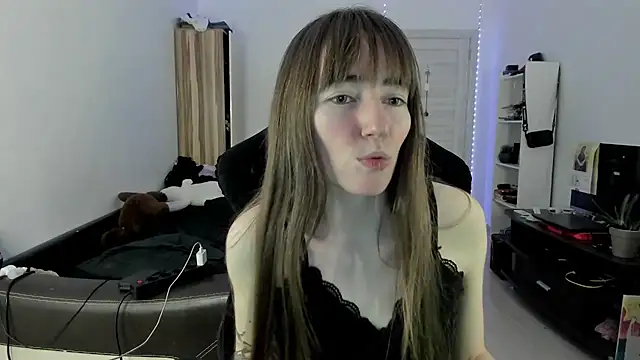 Snapshot of bekkawell chatting on 10-10-25, 05:03 bekkawell online show from 10-10-25, 05:03