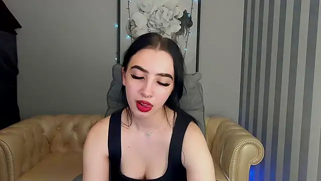 WildKittenX  online show from 03-08-25, 09:08