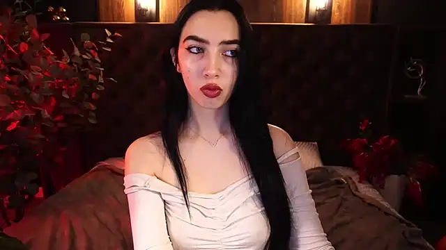 WildKittenX  online show from 11-06-25, 06:39