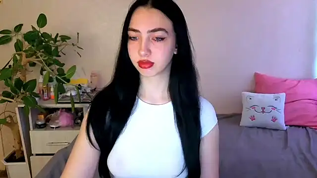 WildKittenX  online show from 06-01-26, 04:13