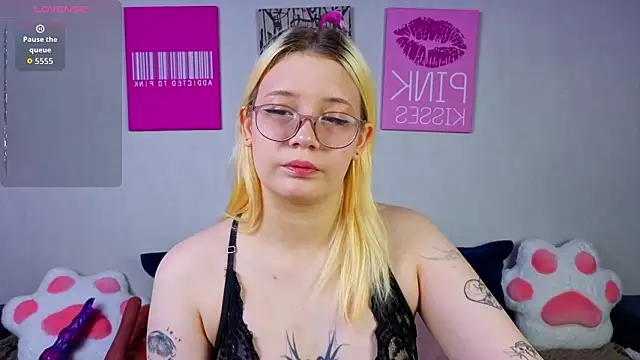 AuroraPrincess online show from 03-24-26, 10:37