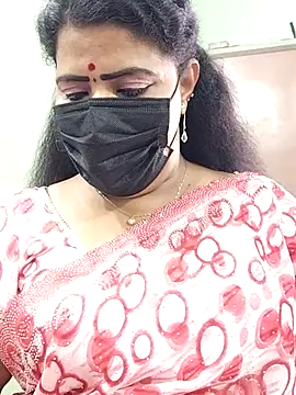 Snapshot of abinaya26 chatting on 09-17-25, 05:42 abinaya26 online show from 09-17-25, 05:42