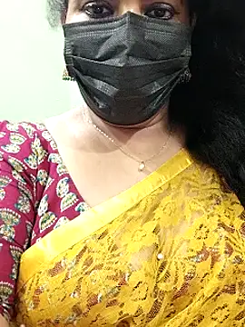 Snapshot of abinaya26 chatting on 10-10-25, 05:58 abinaya26 online show from 10-10-25, 05:58