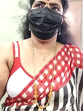 Snapshot of abinaya26 chatting on 09-18-25, 06:05 abinaya26 online show from 09-18-25, 06:05