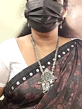 Snapshot of abinaya26 chatting on 10-02-25, 07:23 abinaya26 online show from 10-02-25, 07:23