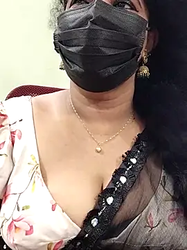 Snapshot of abinaya26 chatting on 10-12-25, 06:48 abinaya26 online show from 10-12-25, 06:48