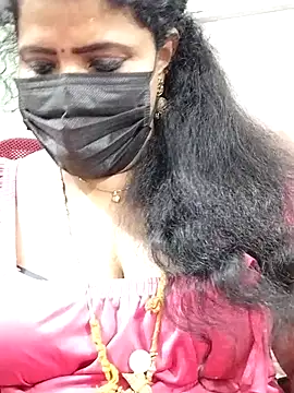 Snapshot of abinaya26 chatting on 10-19-25, 07:38 abinaya26 online show from 10-19-25, 07:38