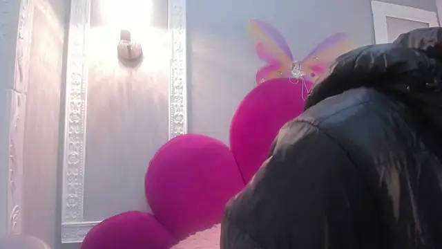 Bonniie 22 online show from 11-19-25, 01:22