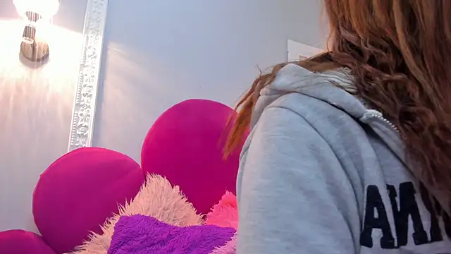 Bonniie 22 online show from 10-16-25, 01:19