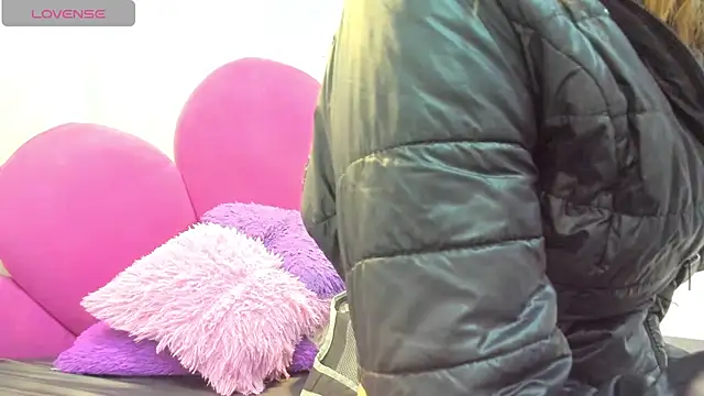 Bonniie 22 online show from 04-16-26, 06:52