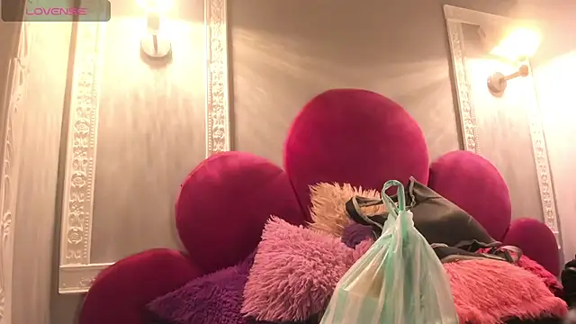 Bonniie 22 online show from 04-15-26, 07:58